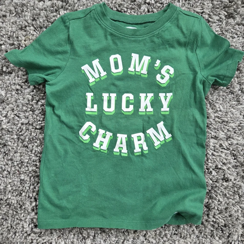 Mom's Lucky Charm/Feeling Lucky T-Shirts - Old Navy St. Patricks Day Sz 5 Kids
